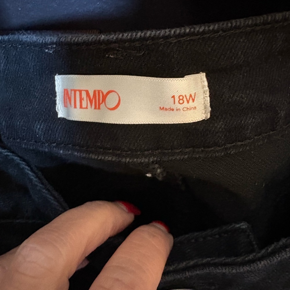 Black Skinny Jeans with Rhinestone Embellishments - Picture 3 of 4